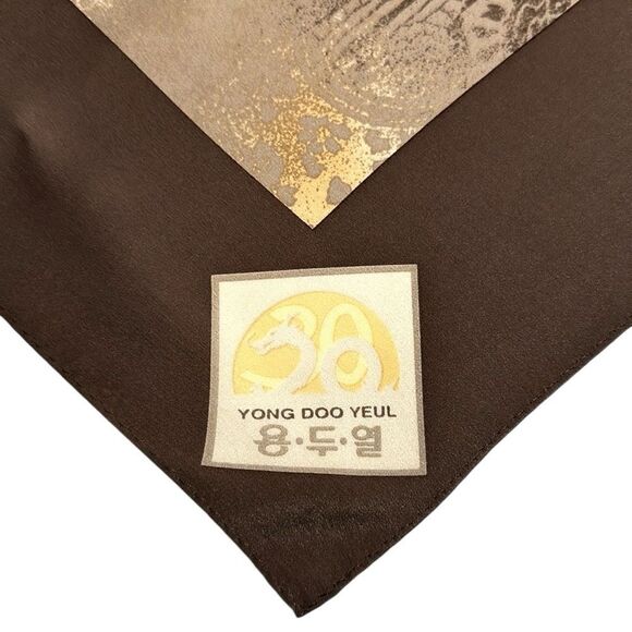 YONG DOO YEUL Korea Silk Scarf Cocoa Tan Colors Paisley Print 35x35” - Picture 9 of 11